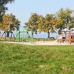 Vakantiehuis Waterfront In Zamardi-balaton 55033 Zamárdi