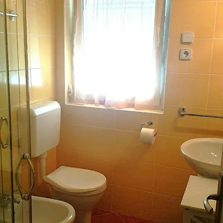 Hébergement de vacances Waterfront In Zamardi-balaton 55033 *