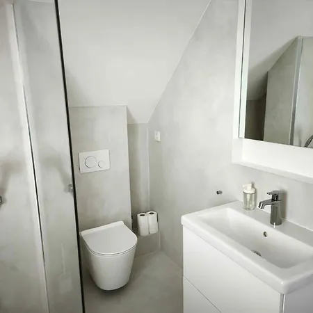 Waterfront In Zamardi-balaton 55033 *