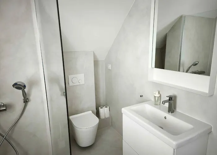 Waterfront In Zamardi-balaton 55033 *